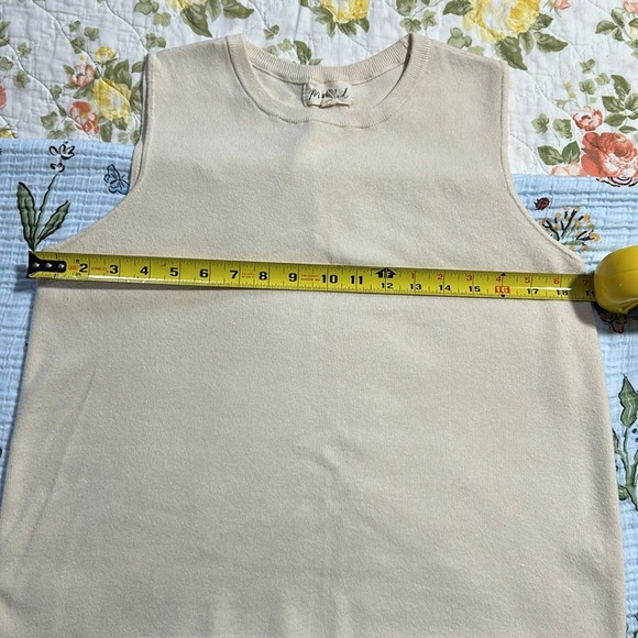 Marled Cream Sleeveless Women's Top - Picture 8 of 10